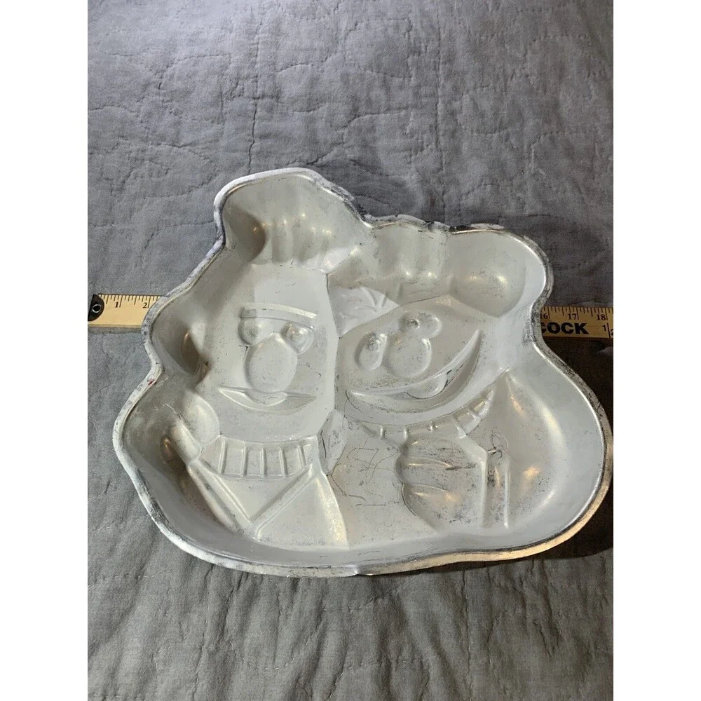 Wilton Sesame Street Bert and Ernie Cake Pan Muppets 1971 1977 Vintage 502-7423